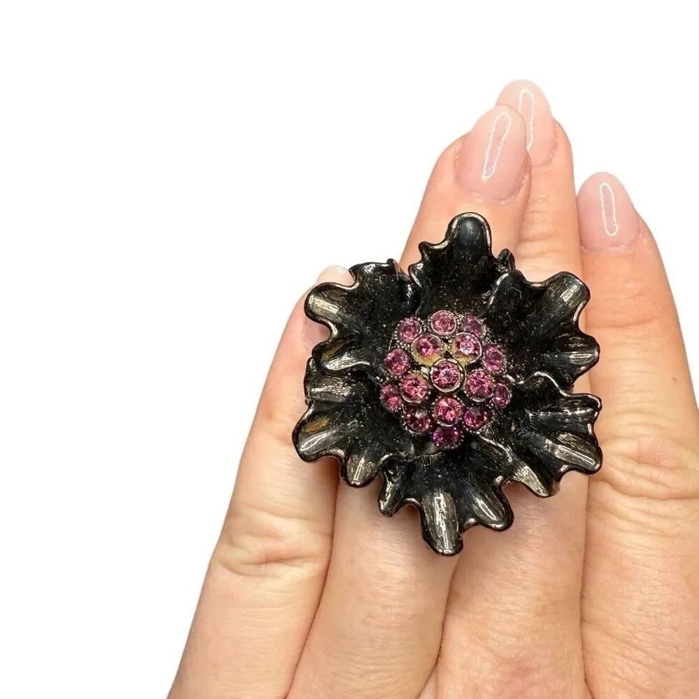 BKE Gunmetal Flower with purple stones statement ring- size 7 - Picture 4 of 4